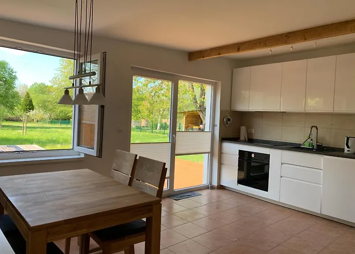 In Ruhig, Modern Und Stadtnah Mit Blick Ins Gruene