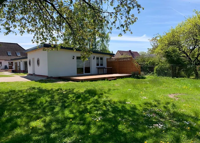 In Ruhig, Modern Und Stadtnah Mit Blick Ins Gruene * Schwerin (Mecklenburg-Vorpommern)