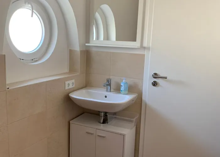 In Ruhig, Modern Und Stadtnah Mit Blick Ins Gruene Lejlighed Schwerin (Mecklenburg-Vorpommern)